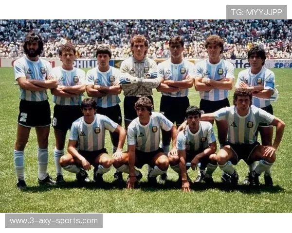 迭戈·马拉多纳：传奇足球巨星的辉煌一生与历史性瞬间