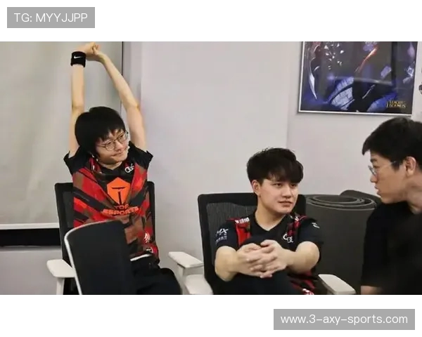 英雄联盟战术解析：TES边路渗透策略与执行的深度剖析